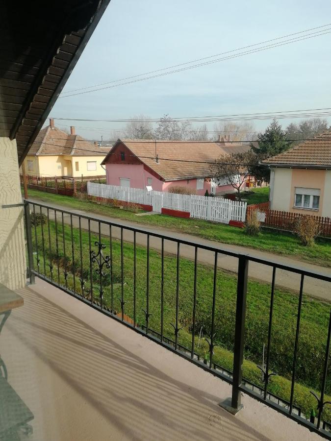 فندق Zsuzsanna Vendeghaz Gyomaendrőd المظهر الخارجي الصورة